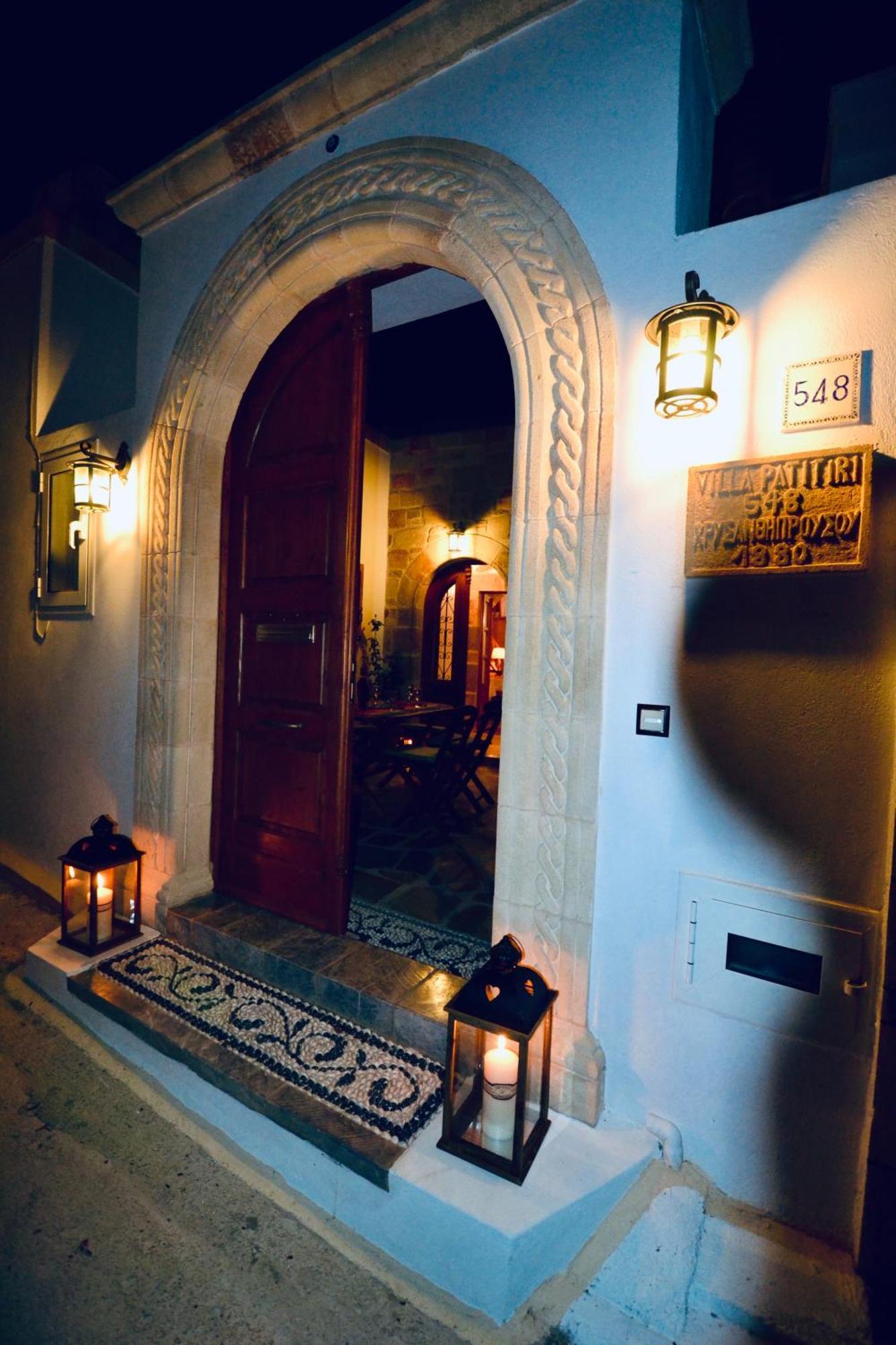 Villa Patitiri Traditional House With Hot Tub アルハンゲロス エクステリア 写真