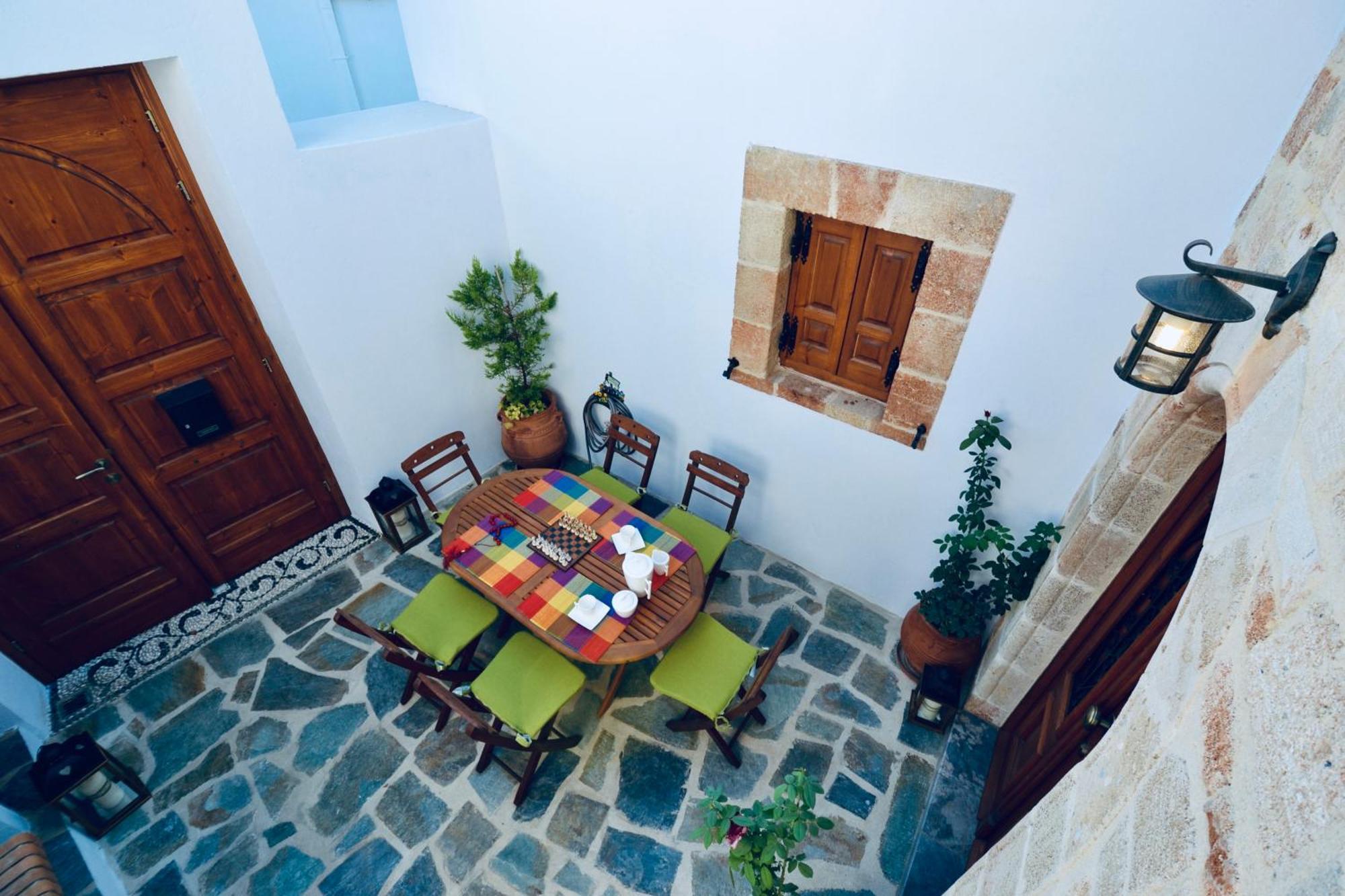 Villa Patitiri Traditional House With Hot Tub アルハンゲロス エクステリア 写真
