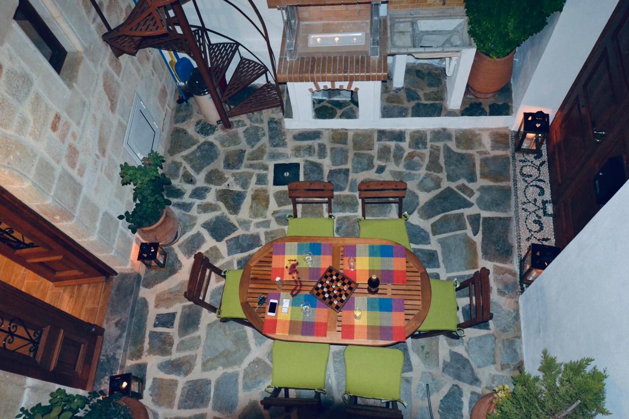 Villa Patitiri Traditional House With Hot Tub アルハンゲロス エクステリア 写真