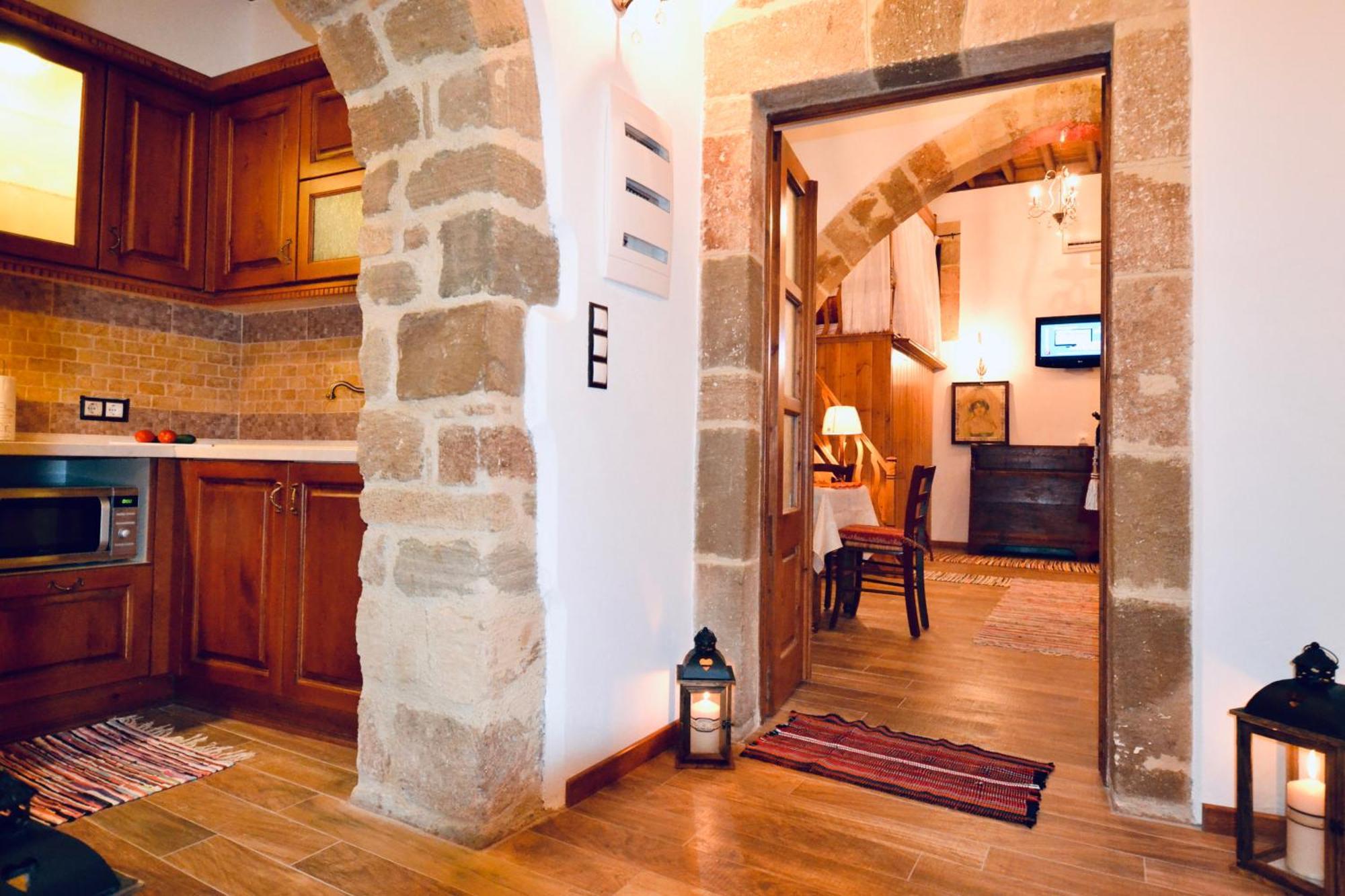 Villa Patitiri Traditional House With Hot Tub アルハンゲロス エクステリア 写真