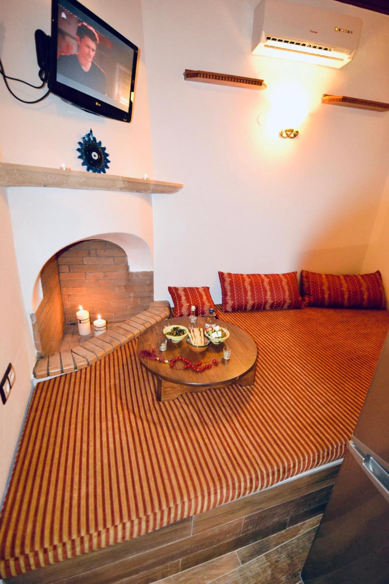 Villa Patitiri Traditional House With Hot Tub アルハンゲロス エクステリア 写真