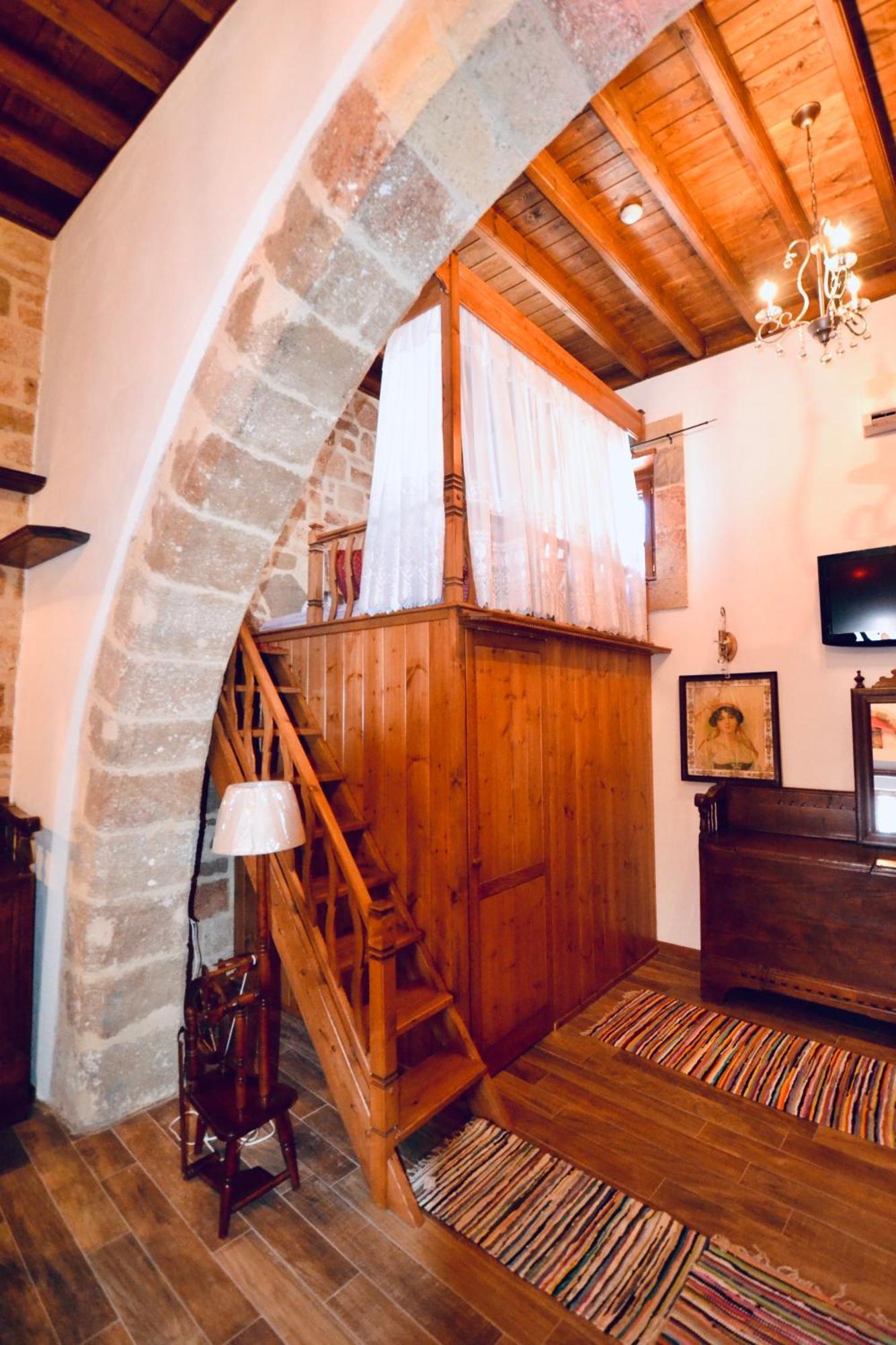 Villa Patitiri Traditional House With Hot Tub アルハンゲロス エクステリア 写真
