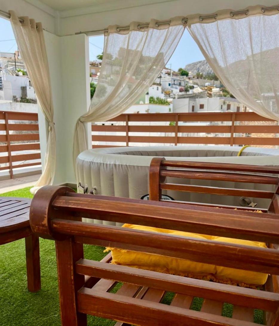 Villa Patitiri Traditional House With Hot Tub アルハンゲロス エクステリア 写真